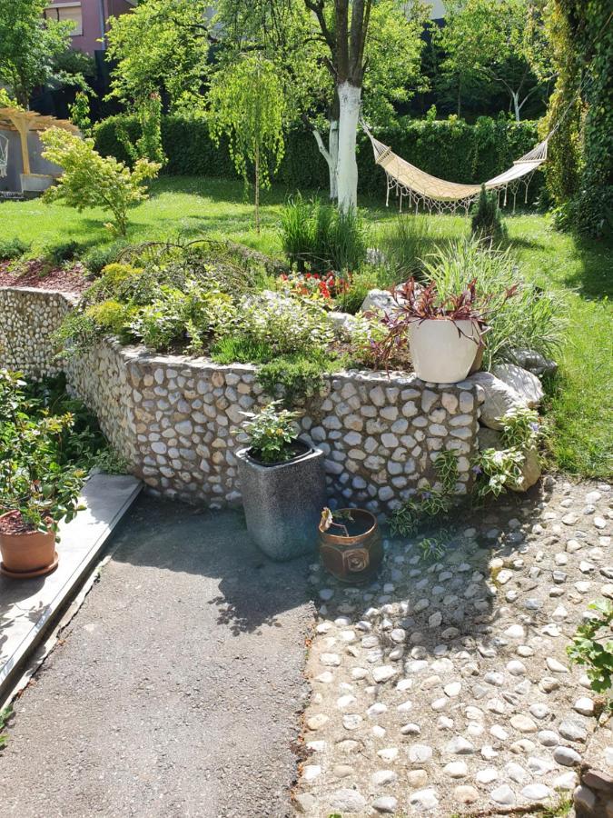 Peaceful Vacation Villa & Garden Sarajevo Bagian luar foto