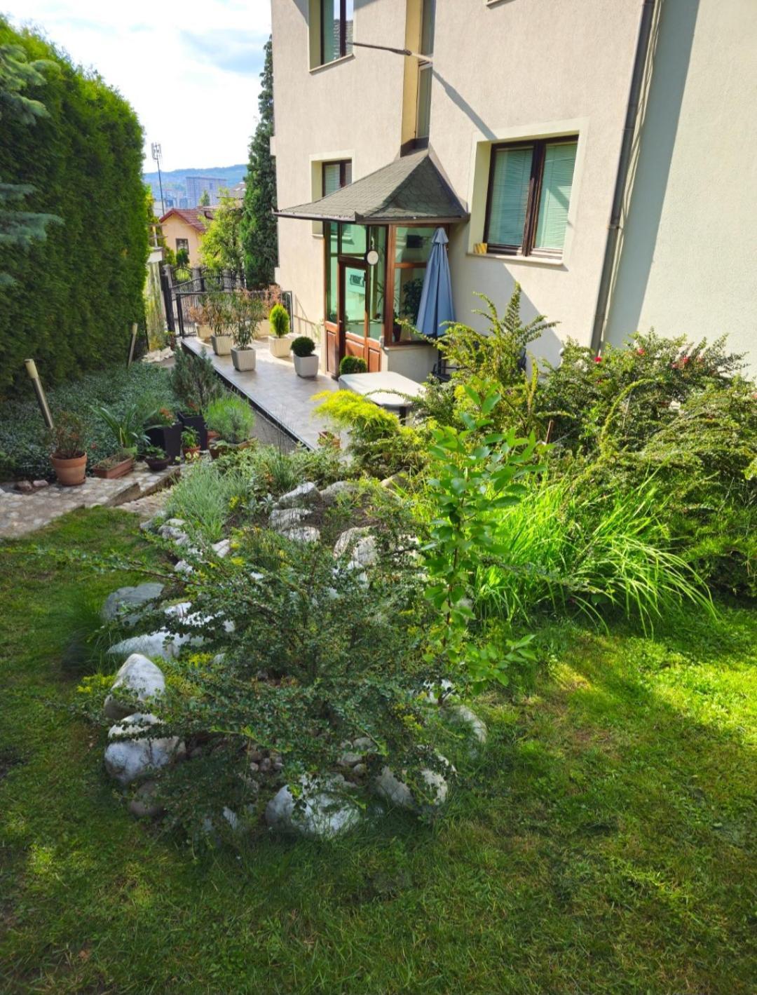 Peaceful Vacation Villa & Garden Sarajevo Bagian luar foto