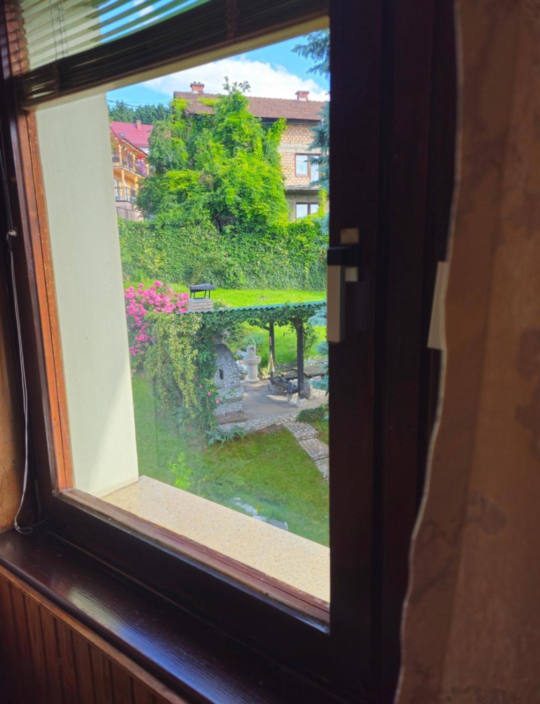 Peaceful Vacation Villa & Garden Sarajevo Bagian luar foto