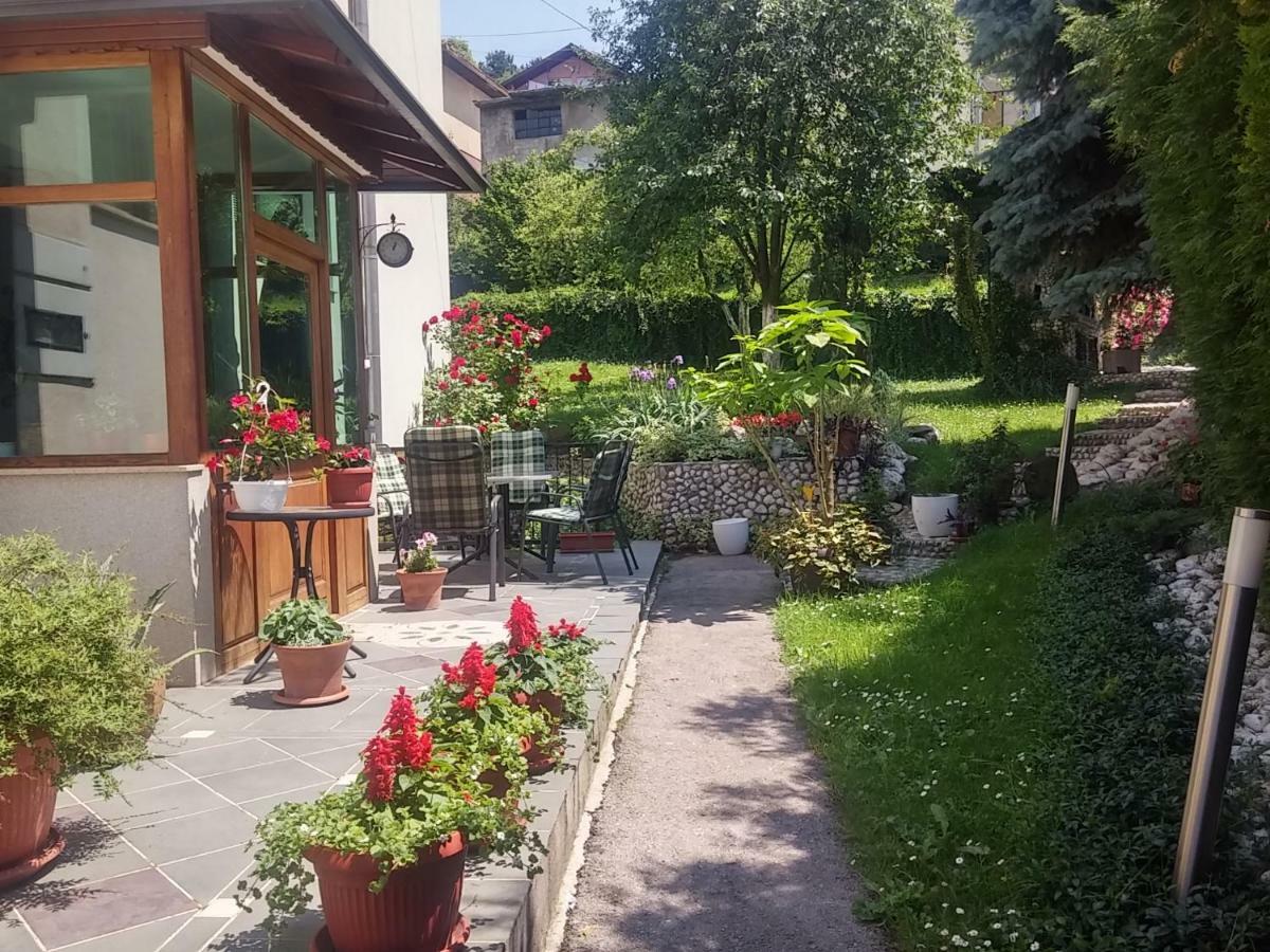 Peaceful Vacation Villa & Garden Sarajevo Bagian luar foto